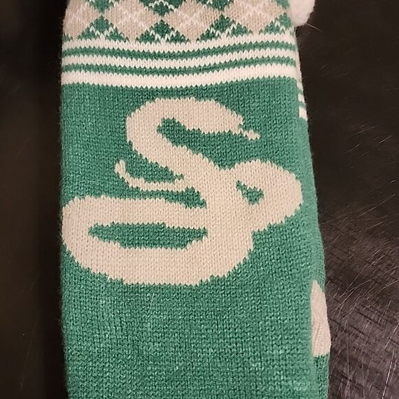 Harry Potter socks NWT  SLYTHERIN - Picture 2 of 5
